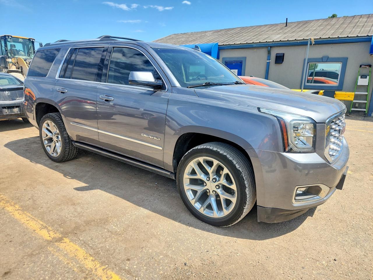 2019 GMC Yukon Denali - Image 4
