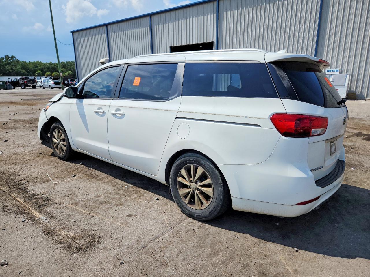 2016 Kia Sedona Lx - Image 2