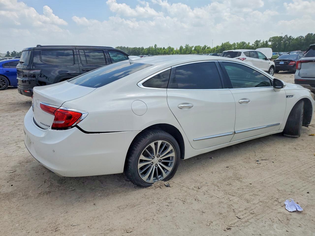 2017 Buick Lacrosse Essence - Фото 3