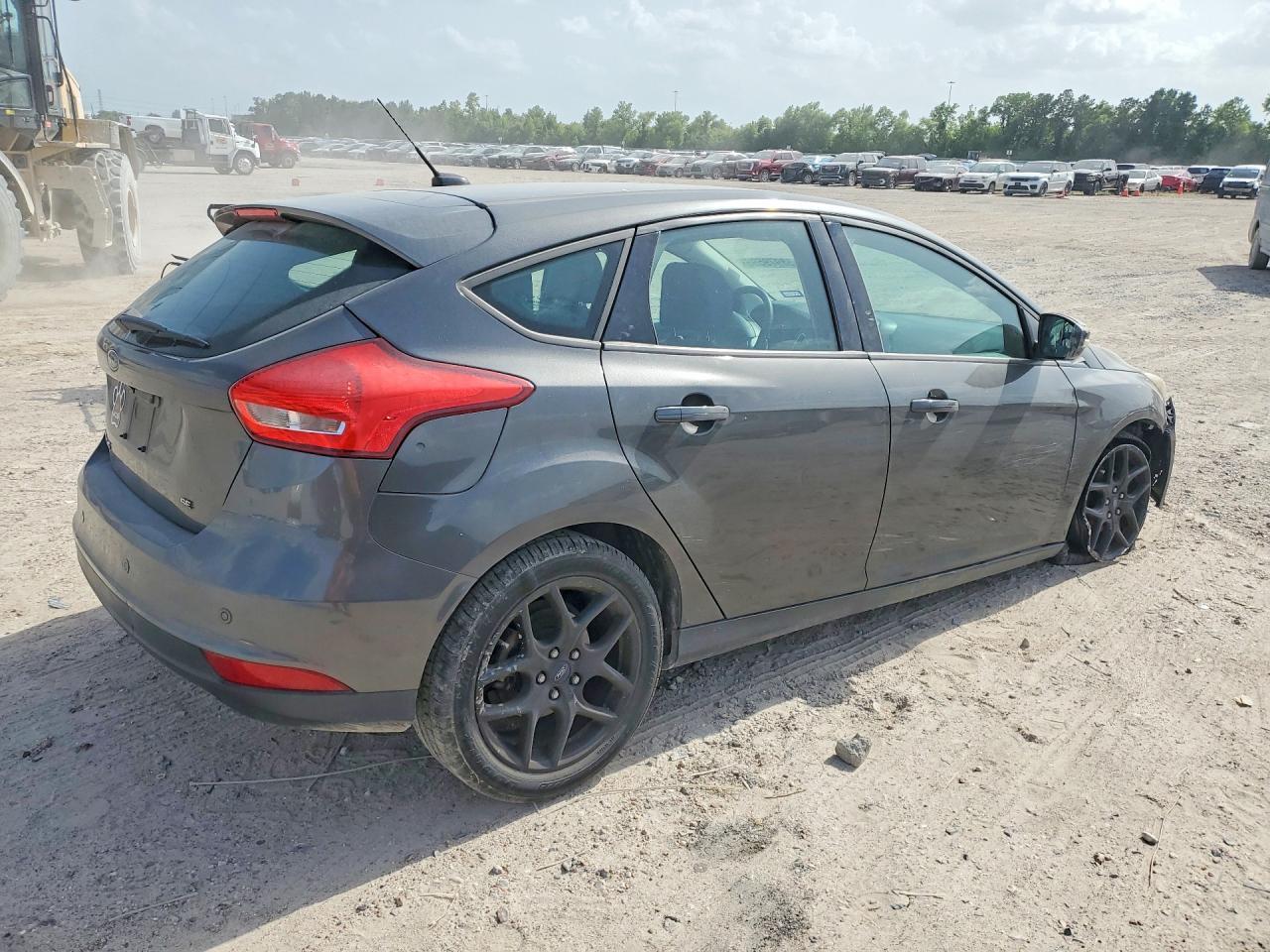2016 Ford Focus Se - Фото 3