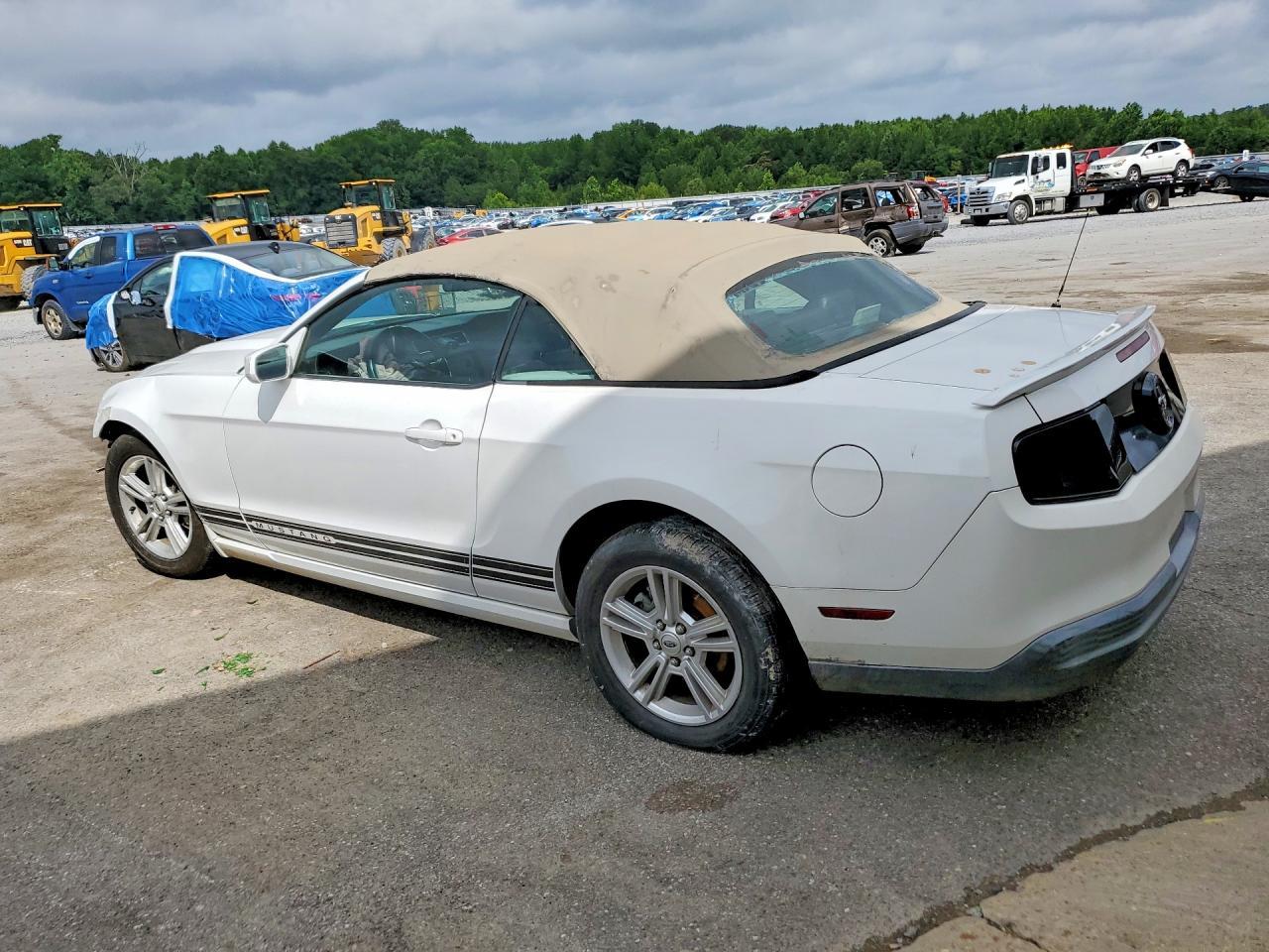 2010 Ford Mustang - Image 2