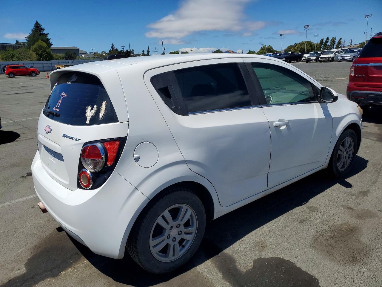 2016 Chevrolet Sonic Lt - Image 3