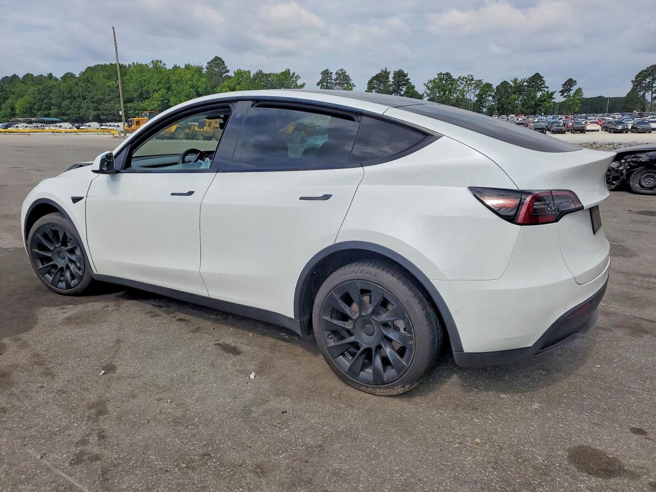 2022 Tesla Model Y - Image 2