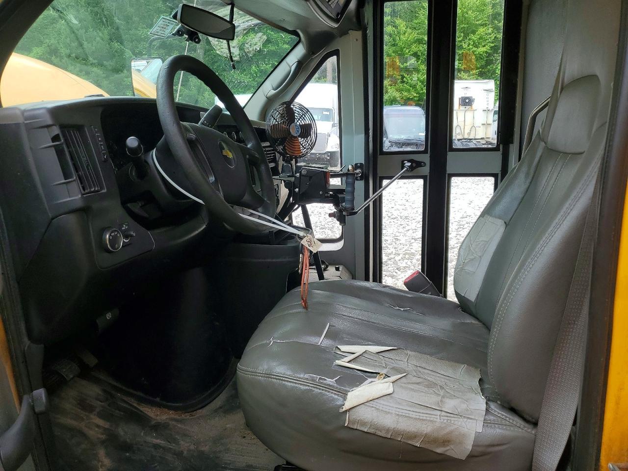 2011 Chevrolet Express G3 - School Bus - Фото 5