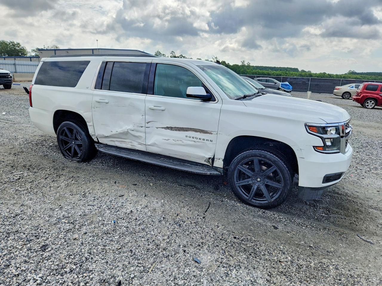 2015 Chevrolet Suburban K1500 Lt - Image 4