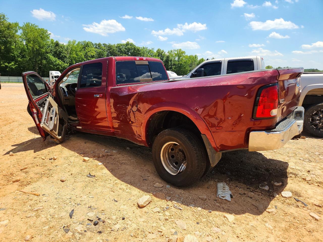 2012 Dodge Ram 3500 Laramie - Image 2