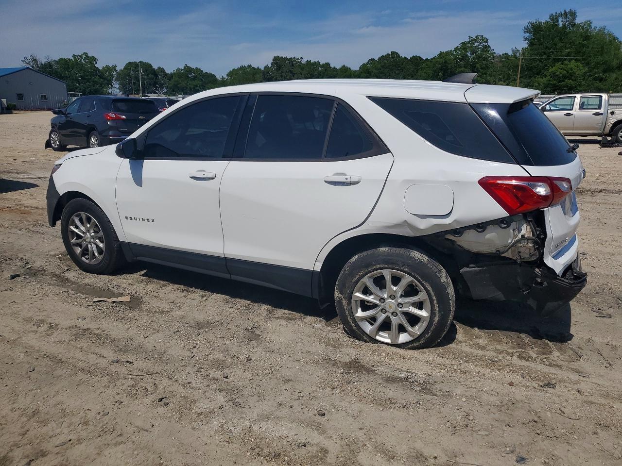 2018 Chevrolet Equinox Ls - Image 2