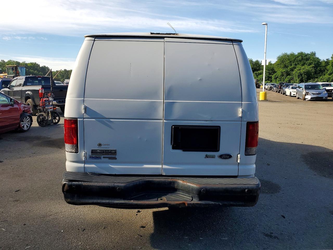 2013 Ford Econoline E350 Super Duty Van - Image 6