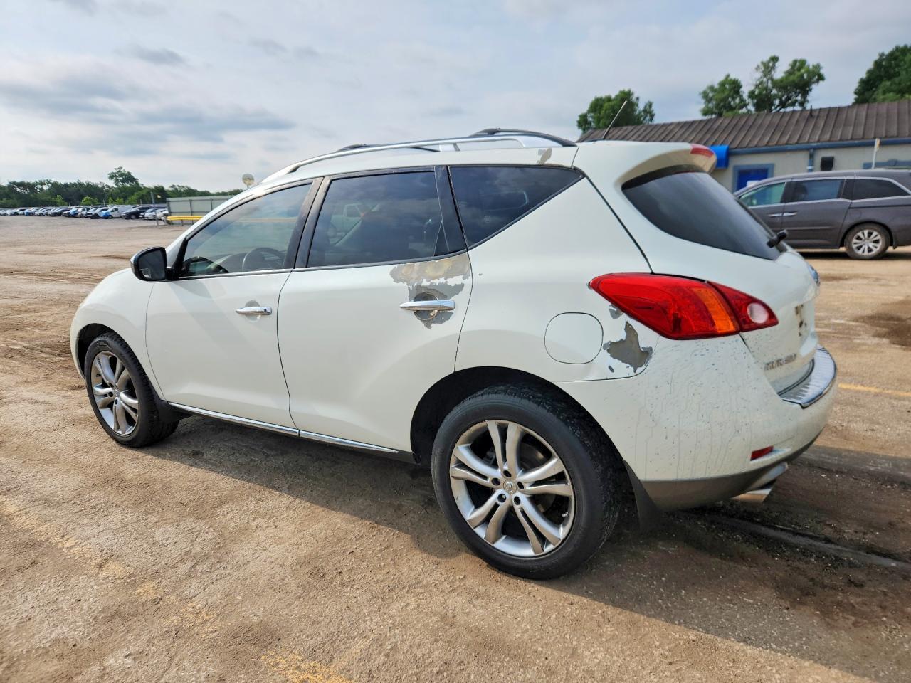 2009 Nissan Murano - Image 2