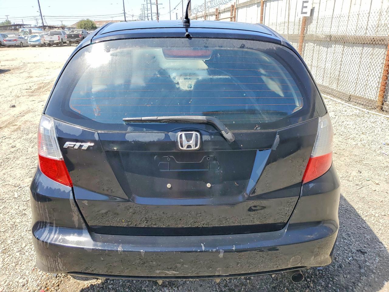 2013 Honda Fit - Image 6
