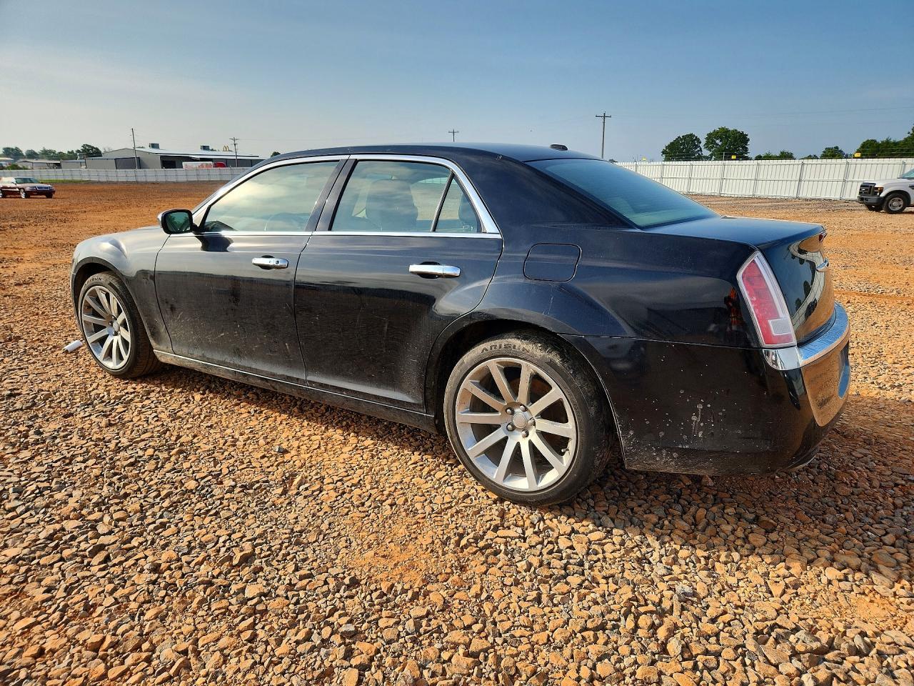 2013 Chrysler 300C Luxury - Фото 2