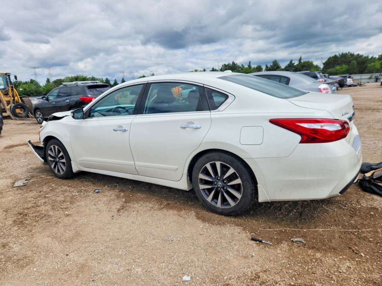 2017 Nissan Altima 2.5 Sv - Image 2