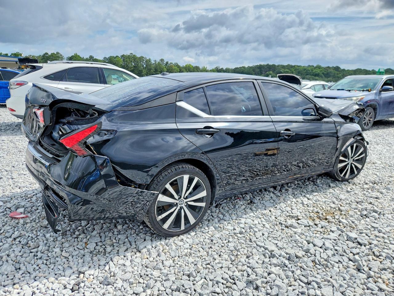 2021 Nissan Altima Sr - Фото 3