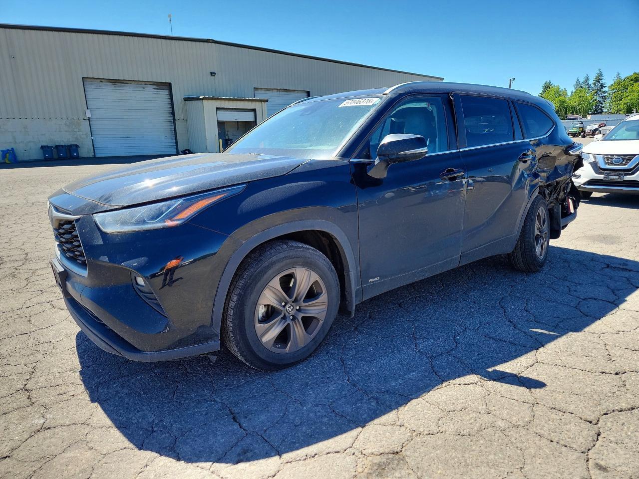 2023 Toyota Highlander Hybrid Bronze Edition