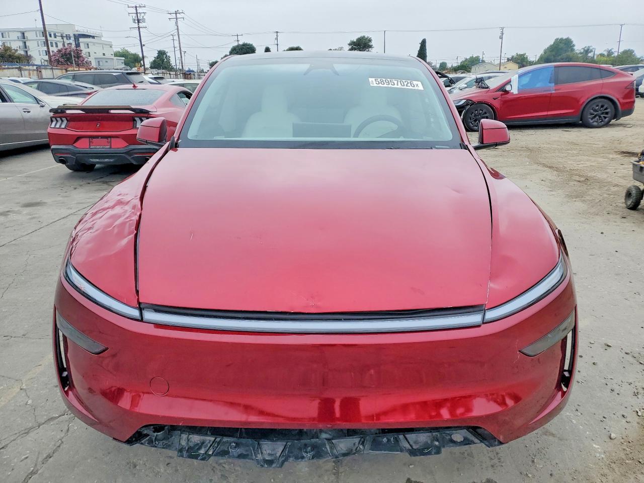 2026 Tesla Model Y - Фото 5