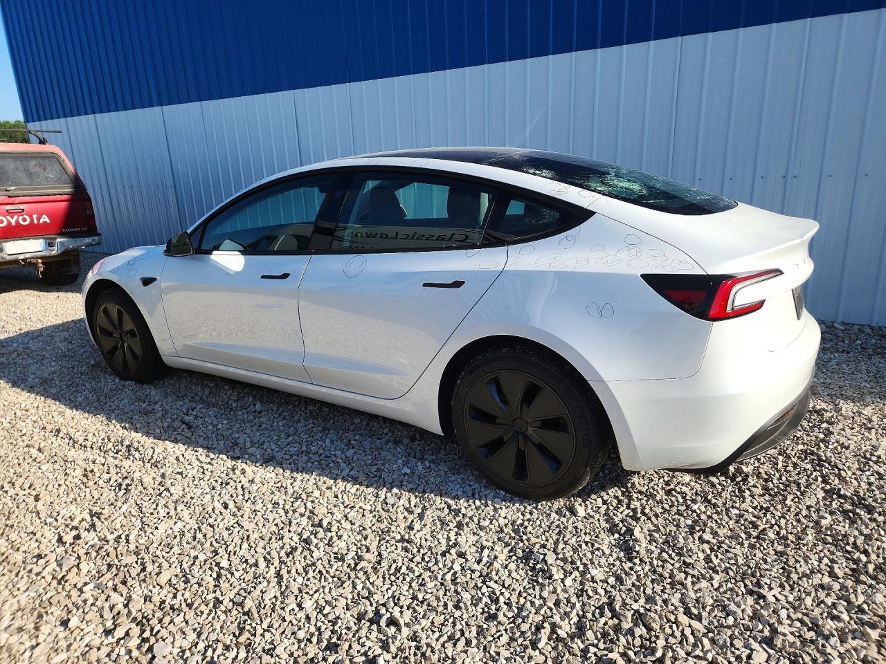2025 Tesla Model 3 - Image 2