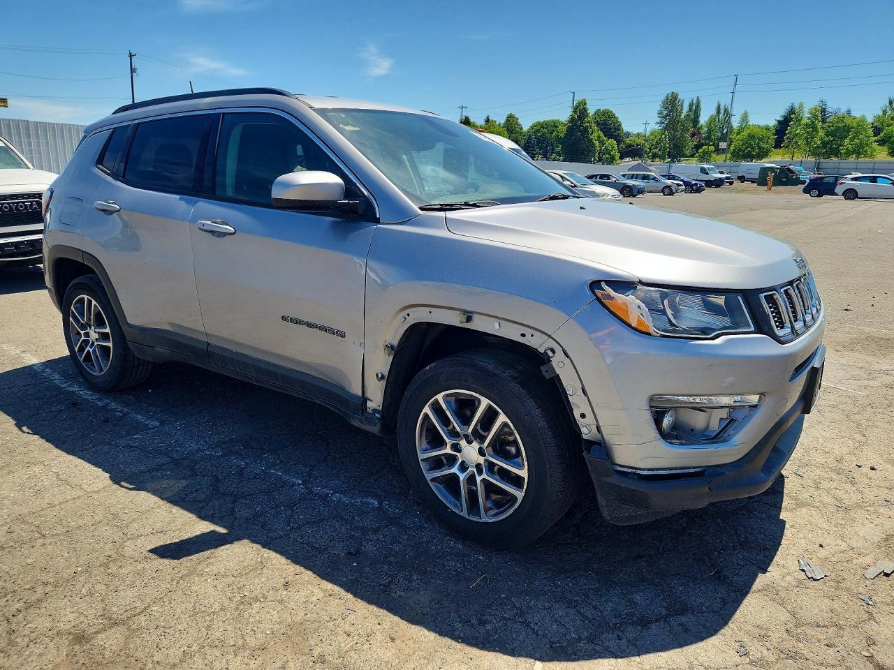 2017 Jeep Compass Latitude - Image 4