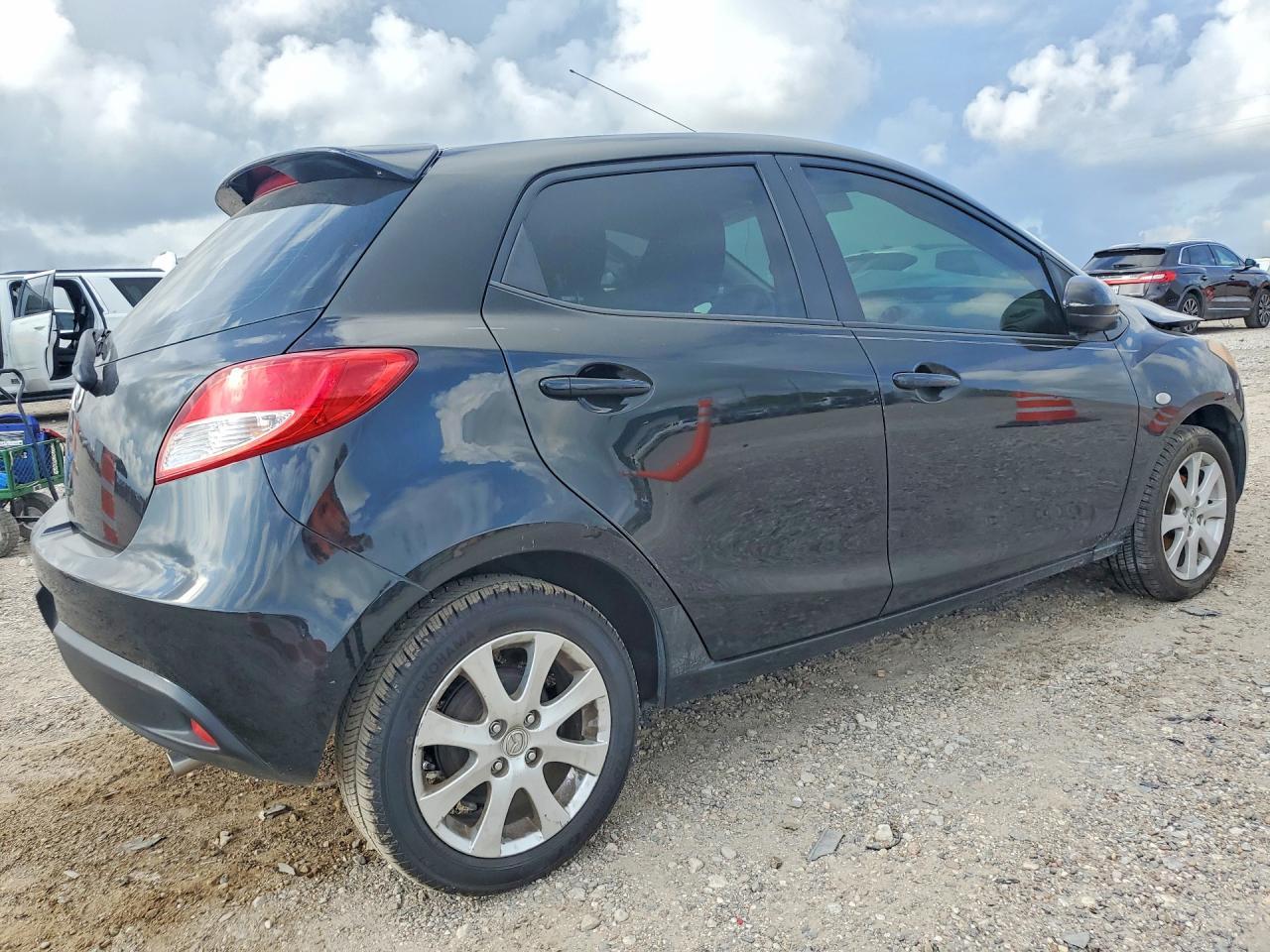 2011 Mazda Mazda2 - Фото 3