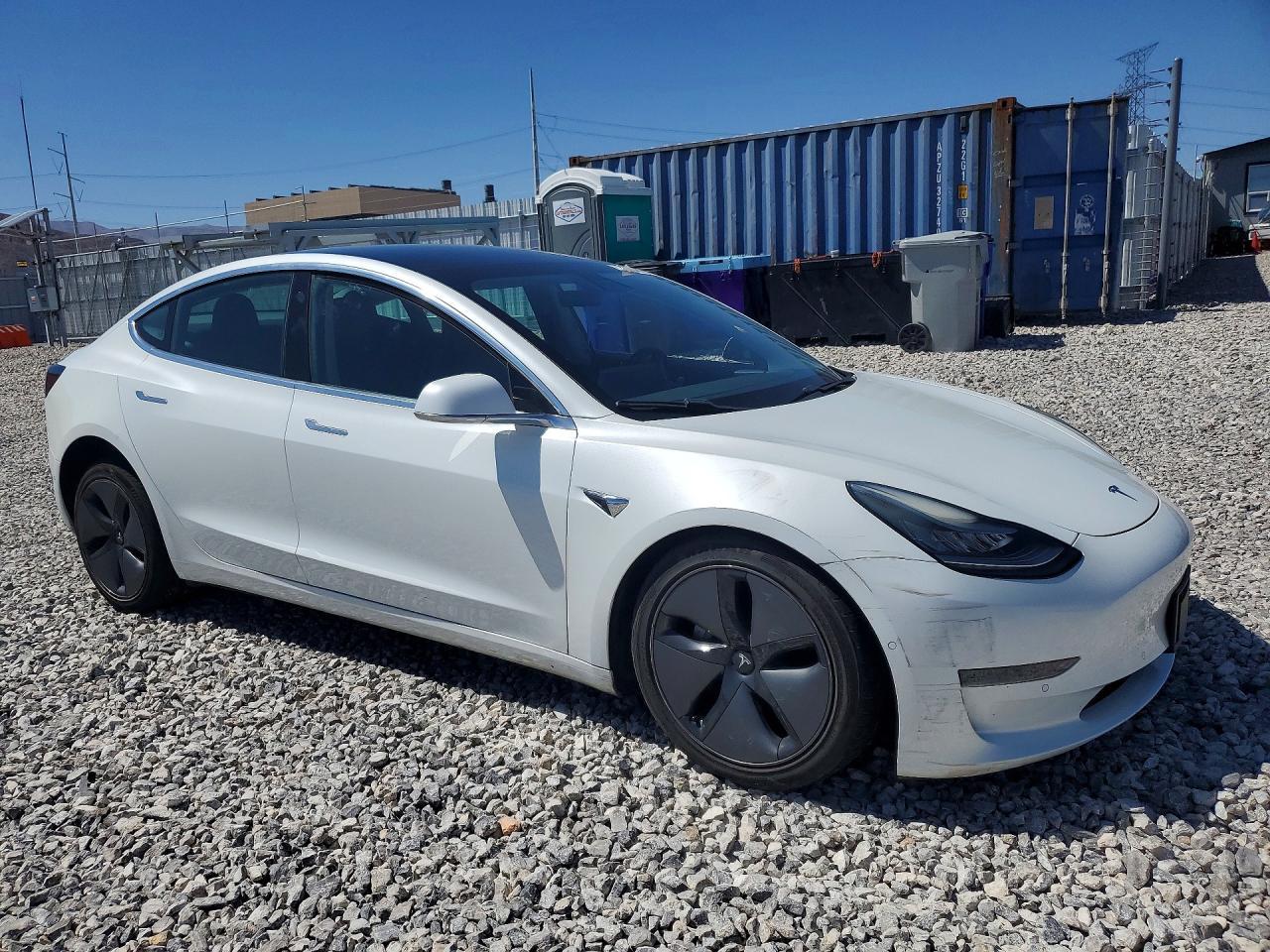 2020 Tesla Model 3 - Фото 4