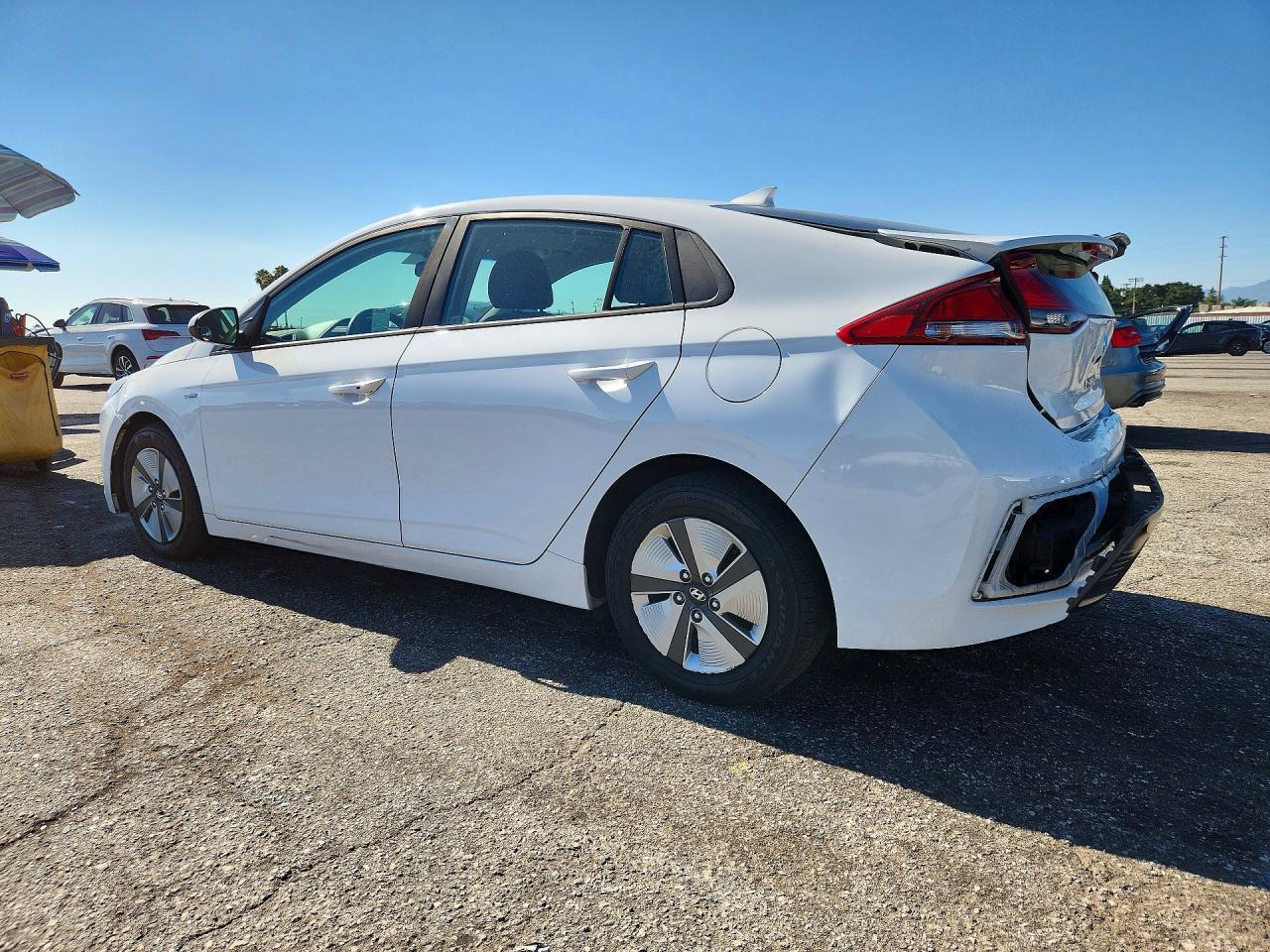 2020 Hyundai Ioniq Blue - Фото 2