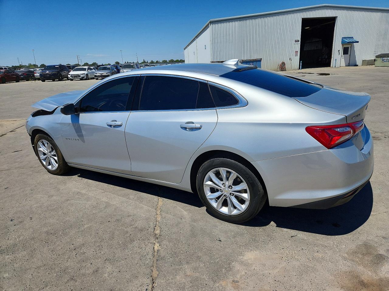 2022 Chevrolet Malibu Lt - Фото 2