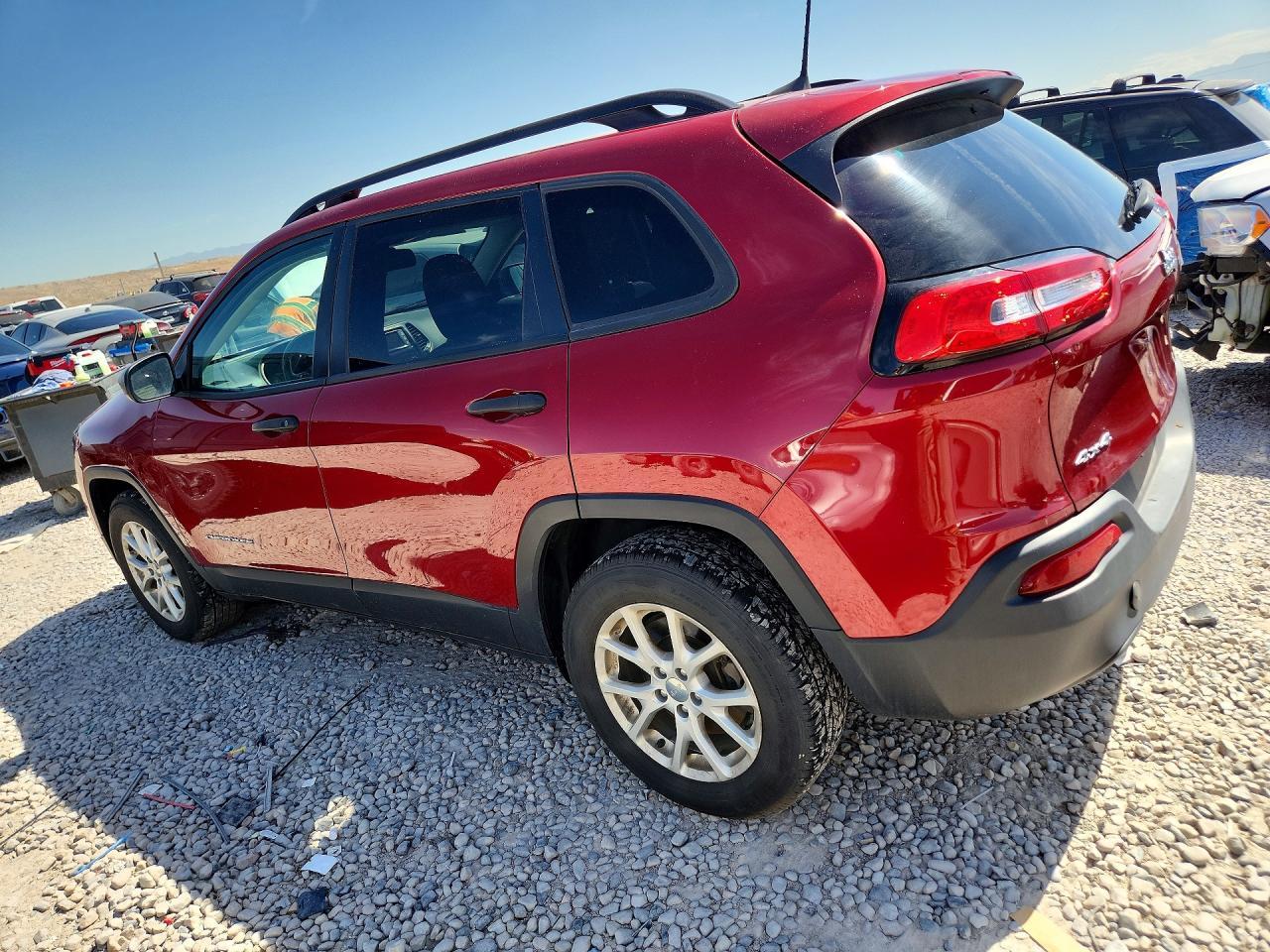 2016 Jeep Cherokee Sport - Фото 2