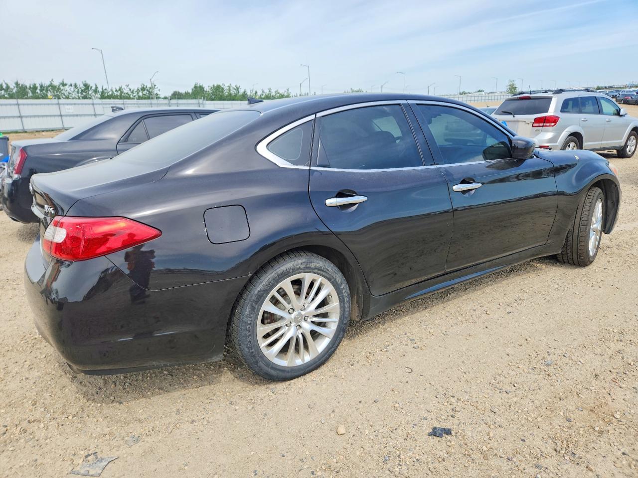 2012 Infiniti M56 X - Image 3
