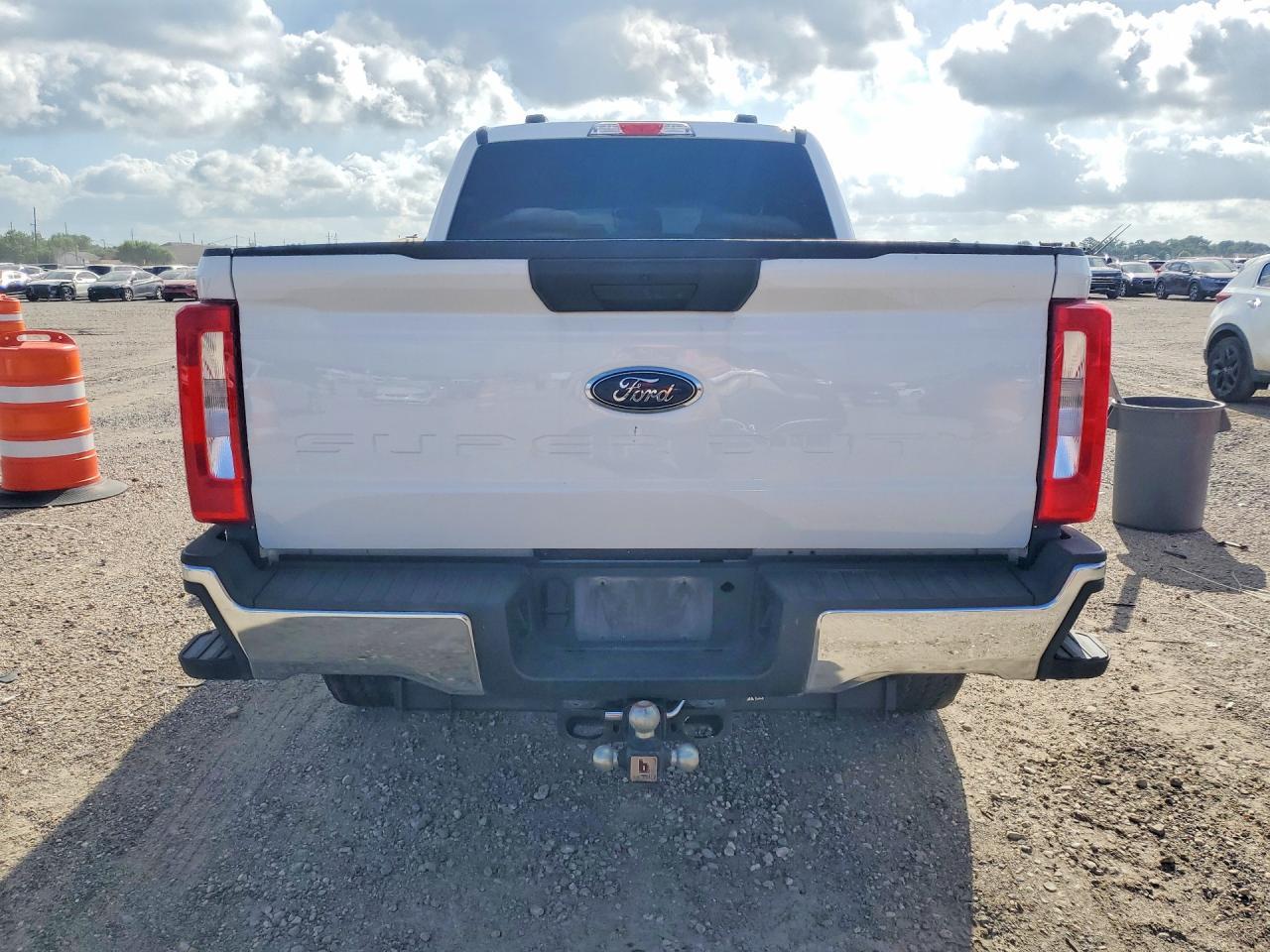 2025 Ford F250 Super Duty - Image 6