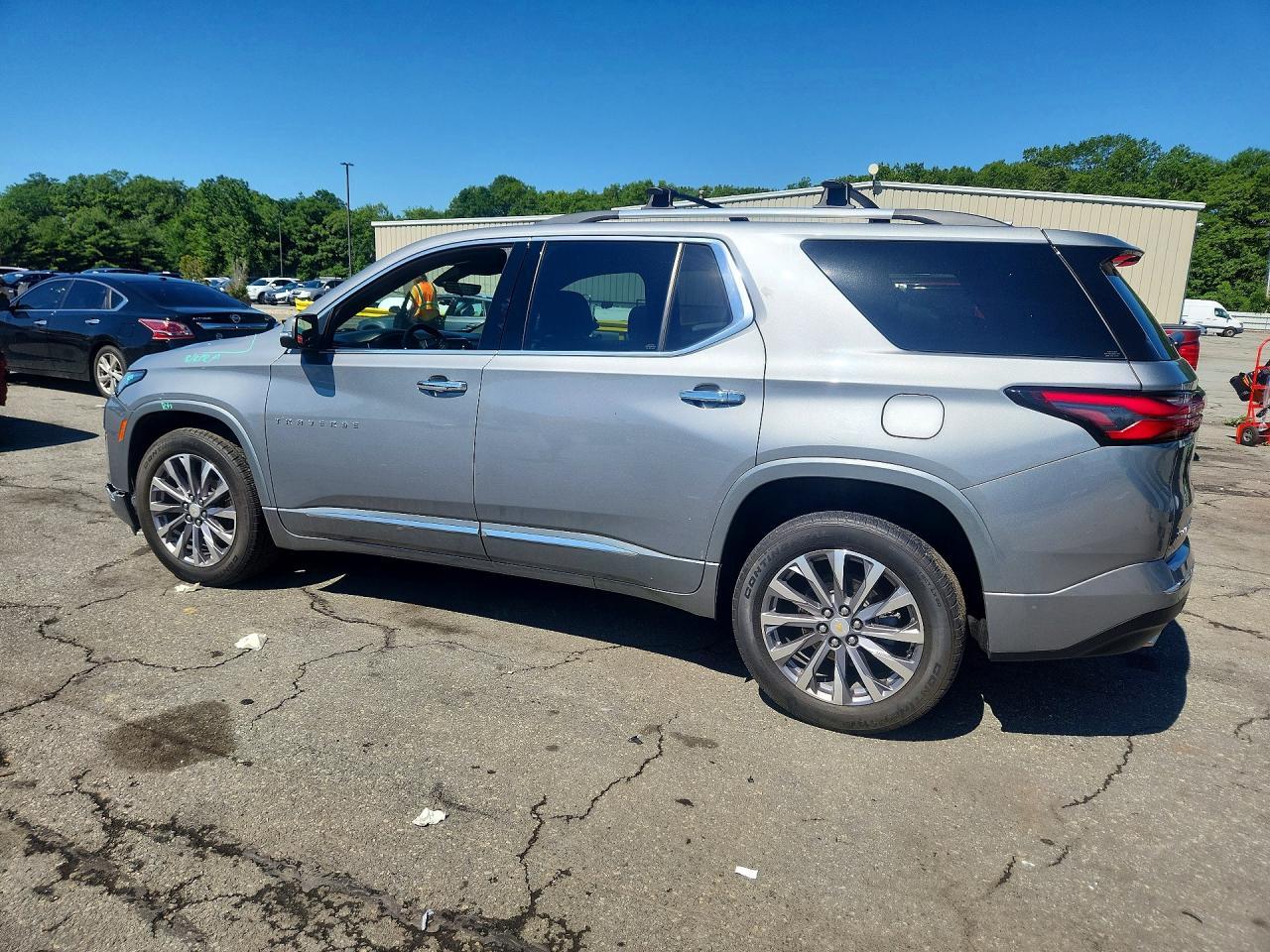 2023 Chevrolet Traverse Premier - Image 2