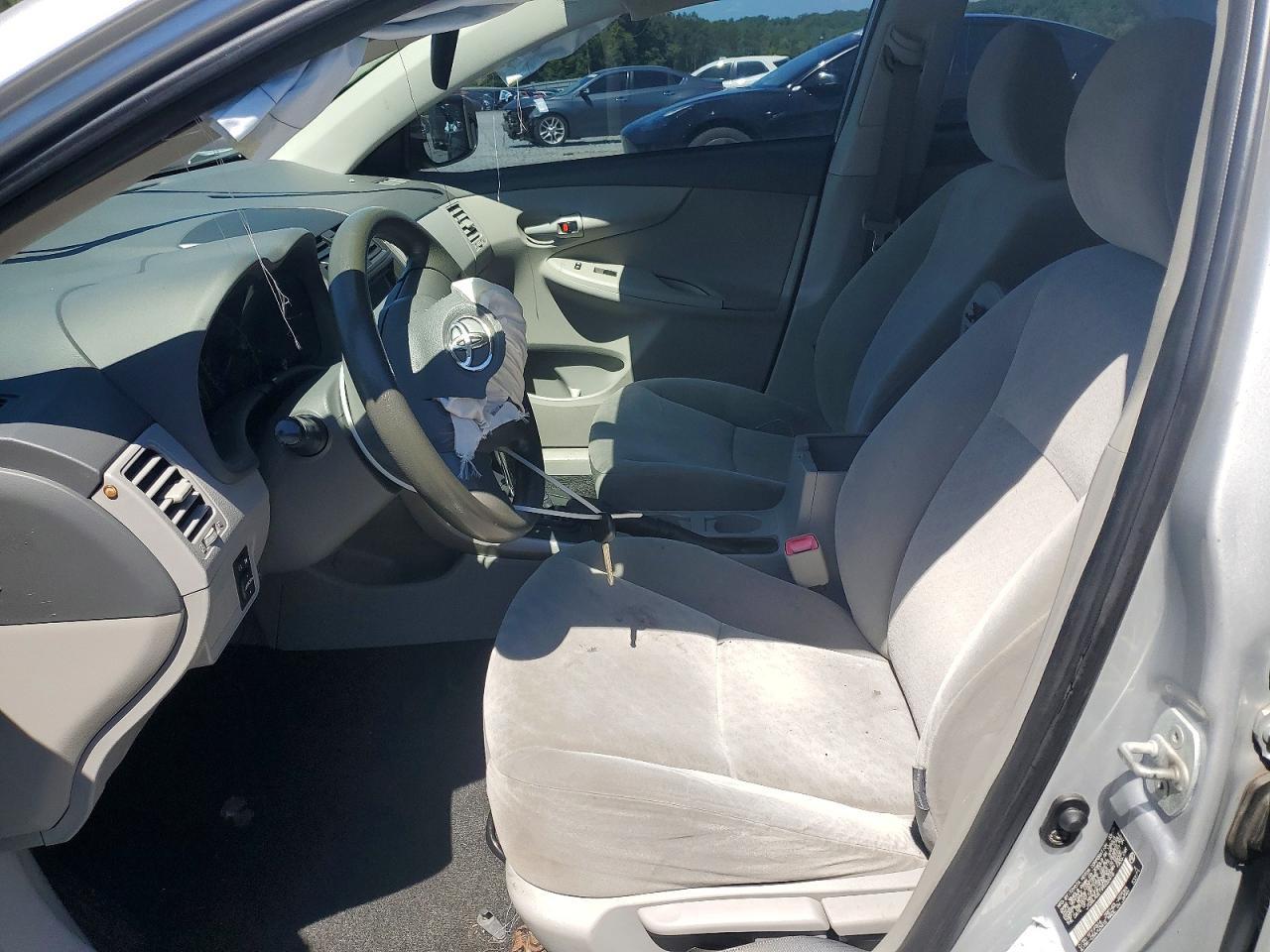 2009 Toyota Corolla Le - Image 7