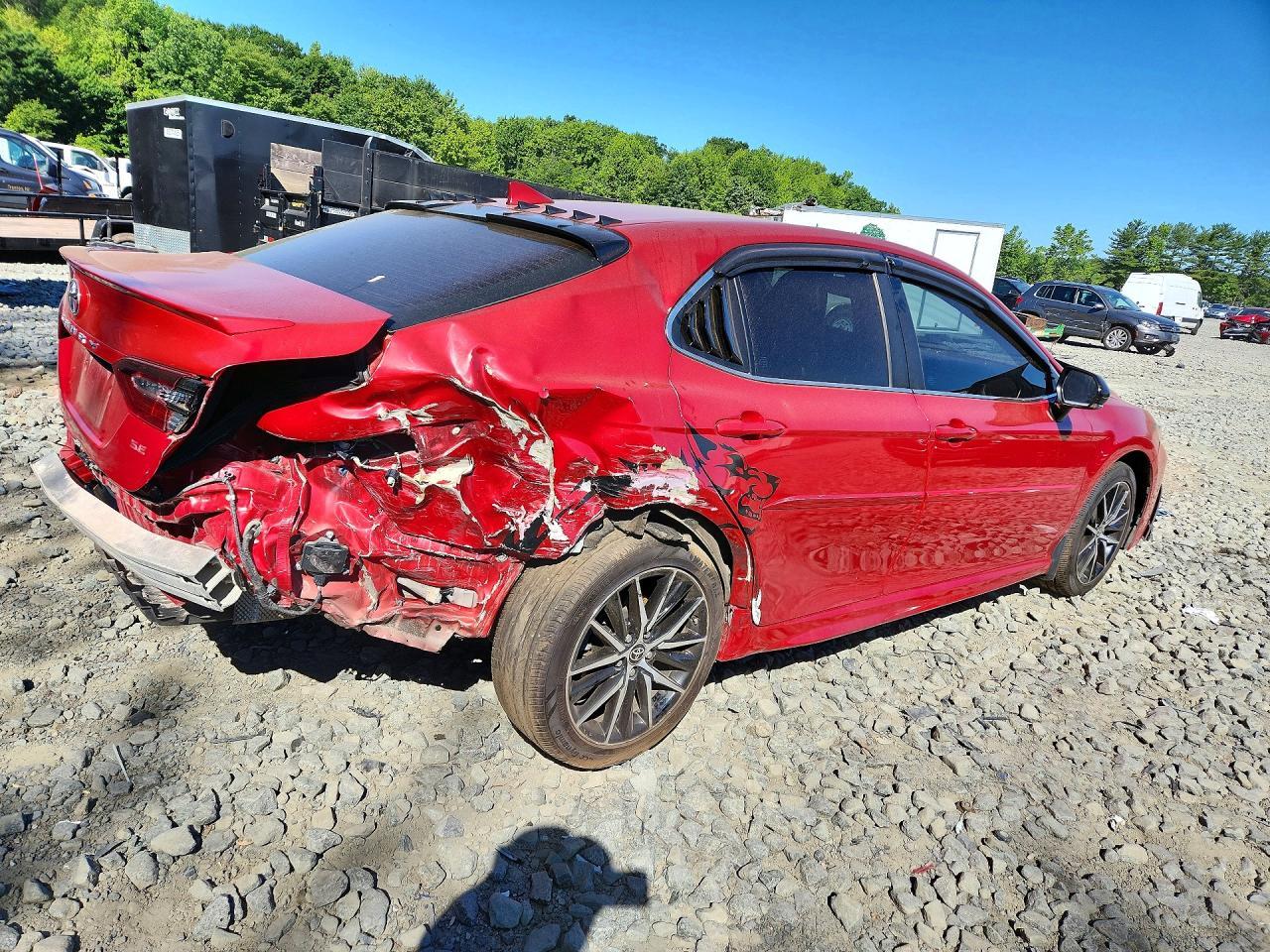 2021 Toyota Camry Se - Фото 3