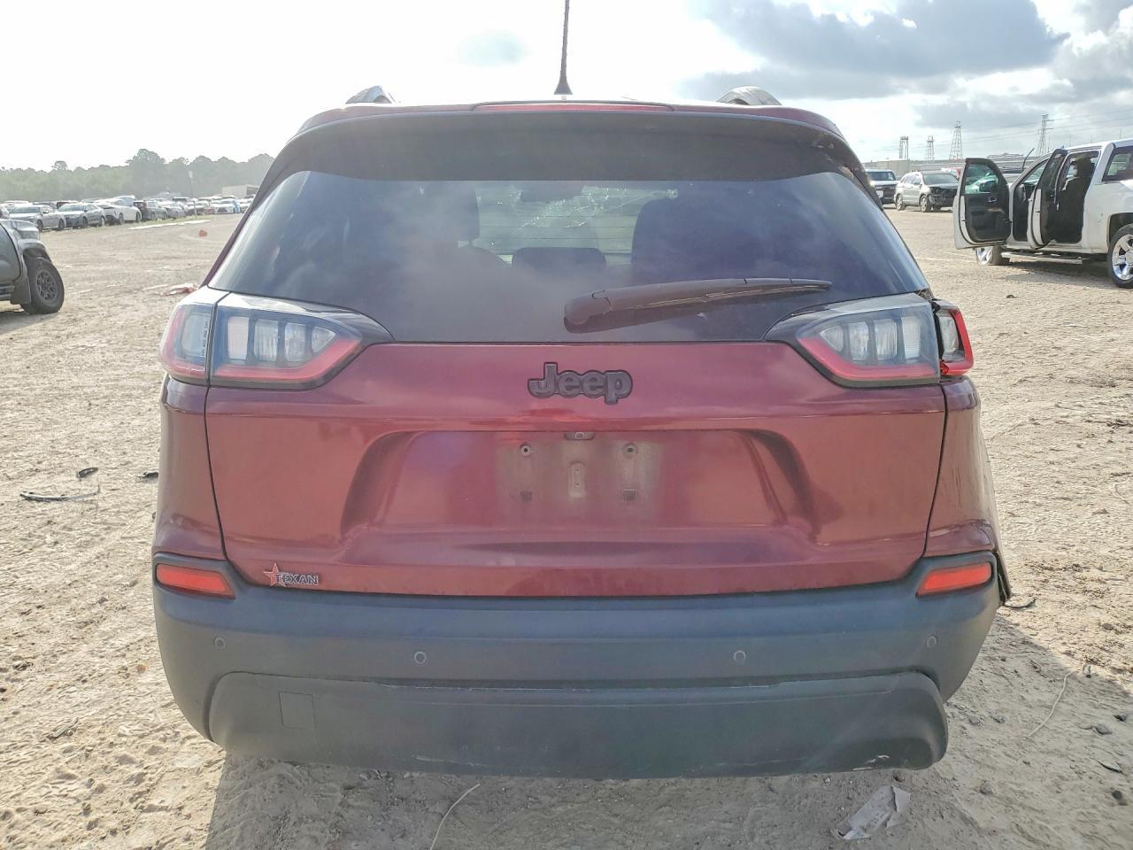 2019 Jeep Cherokee Latitude Plus - Image 6