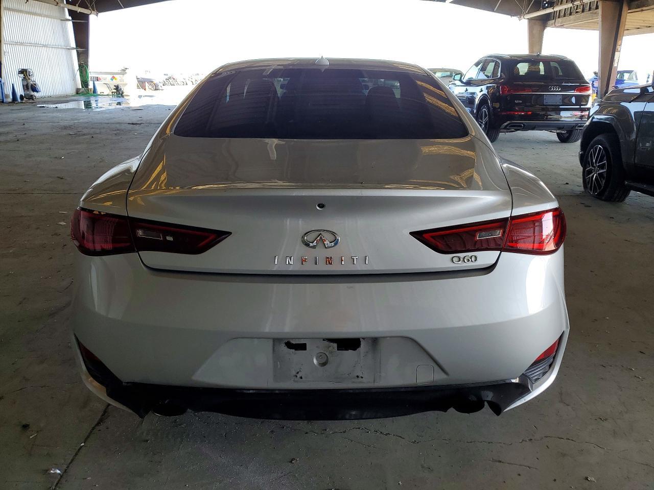 2017 Infiniti Q60 2.0T Premium - Фото 6