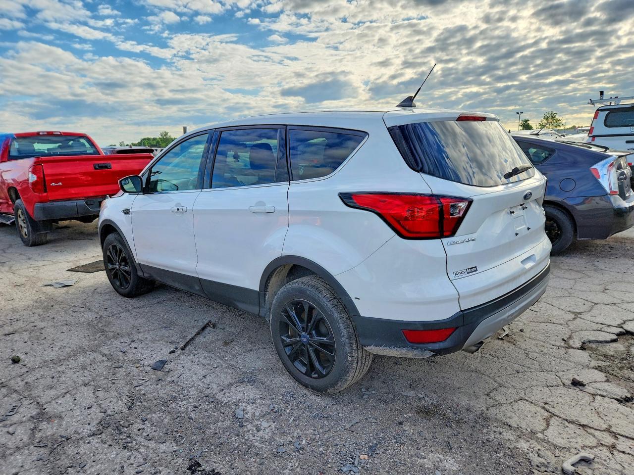 2019 Ford Escape Se - Image 2