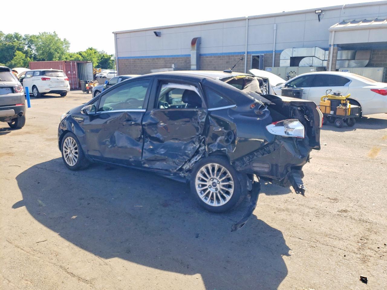 2015 Ford Fiesta Titanium - Image 2