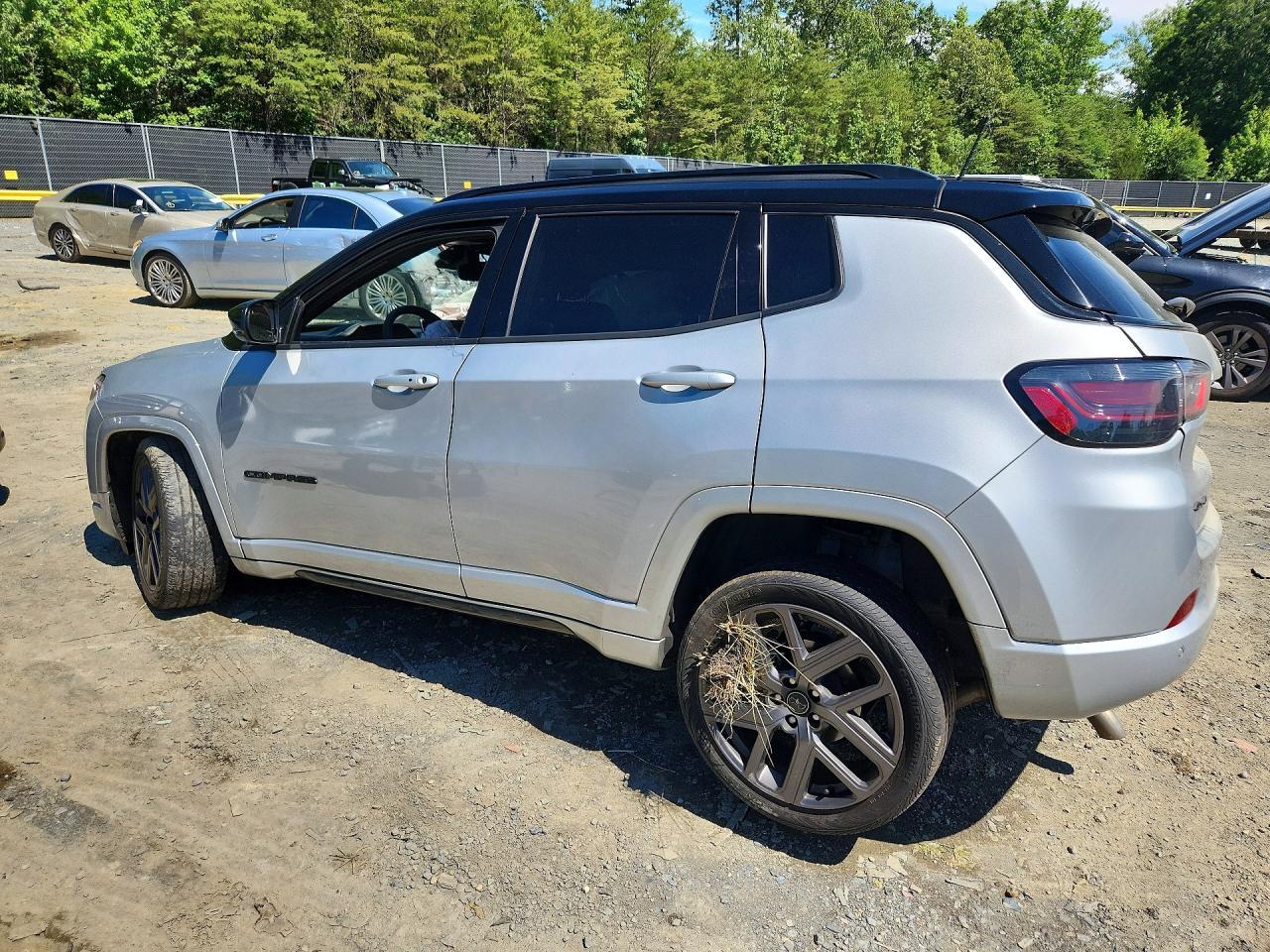 2025 Jeep Compass Limited - Фото 2