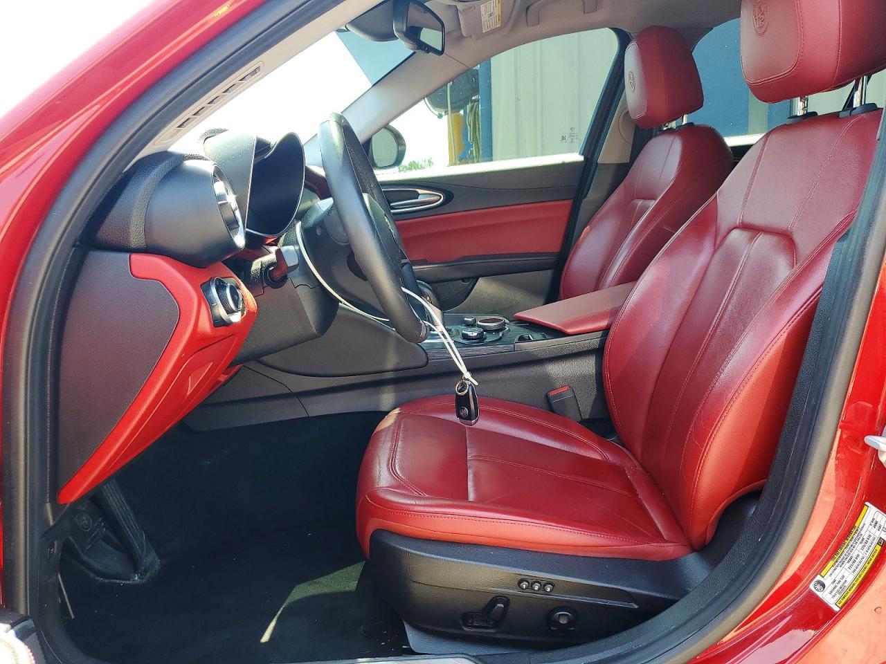 2019 Alfa Romeo Giulia - Фото 7