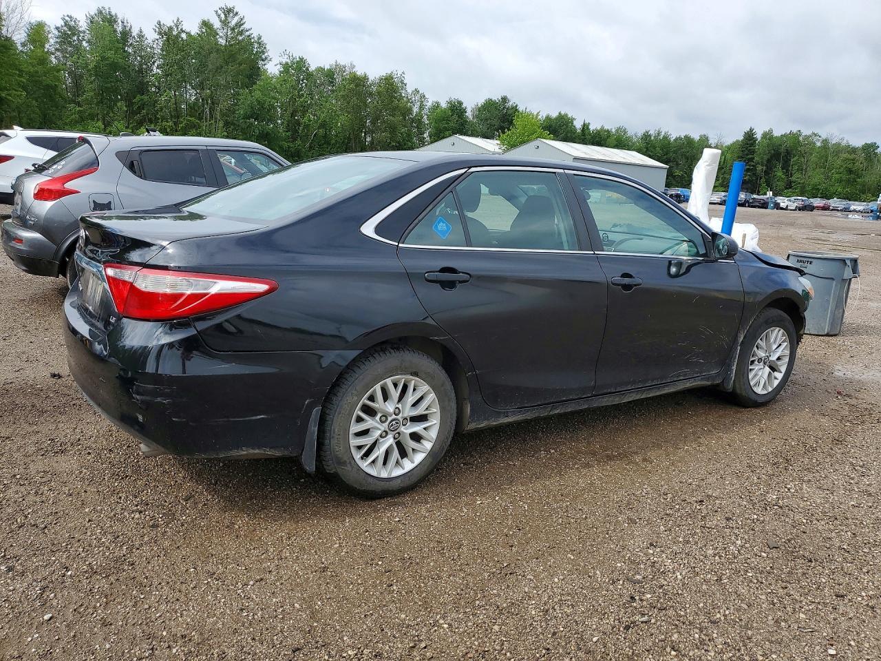 2017 Toyota Camry Le - Фото 3