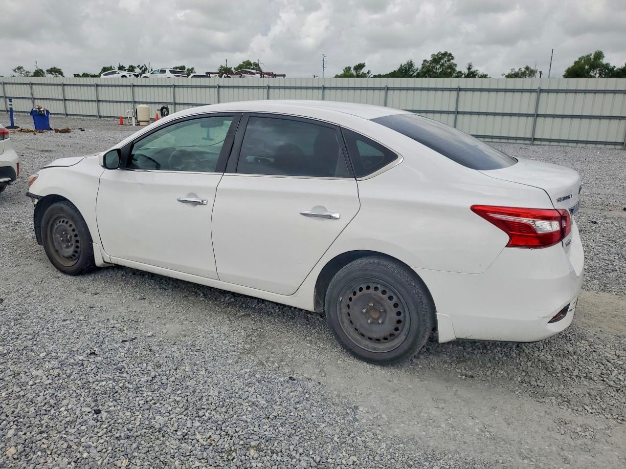 2019 Nissan Sentra S - Фото 2