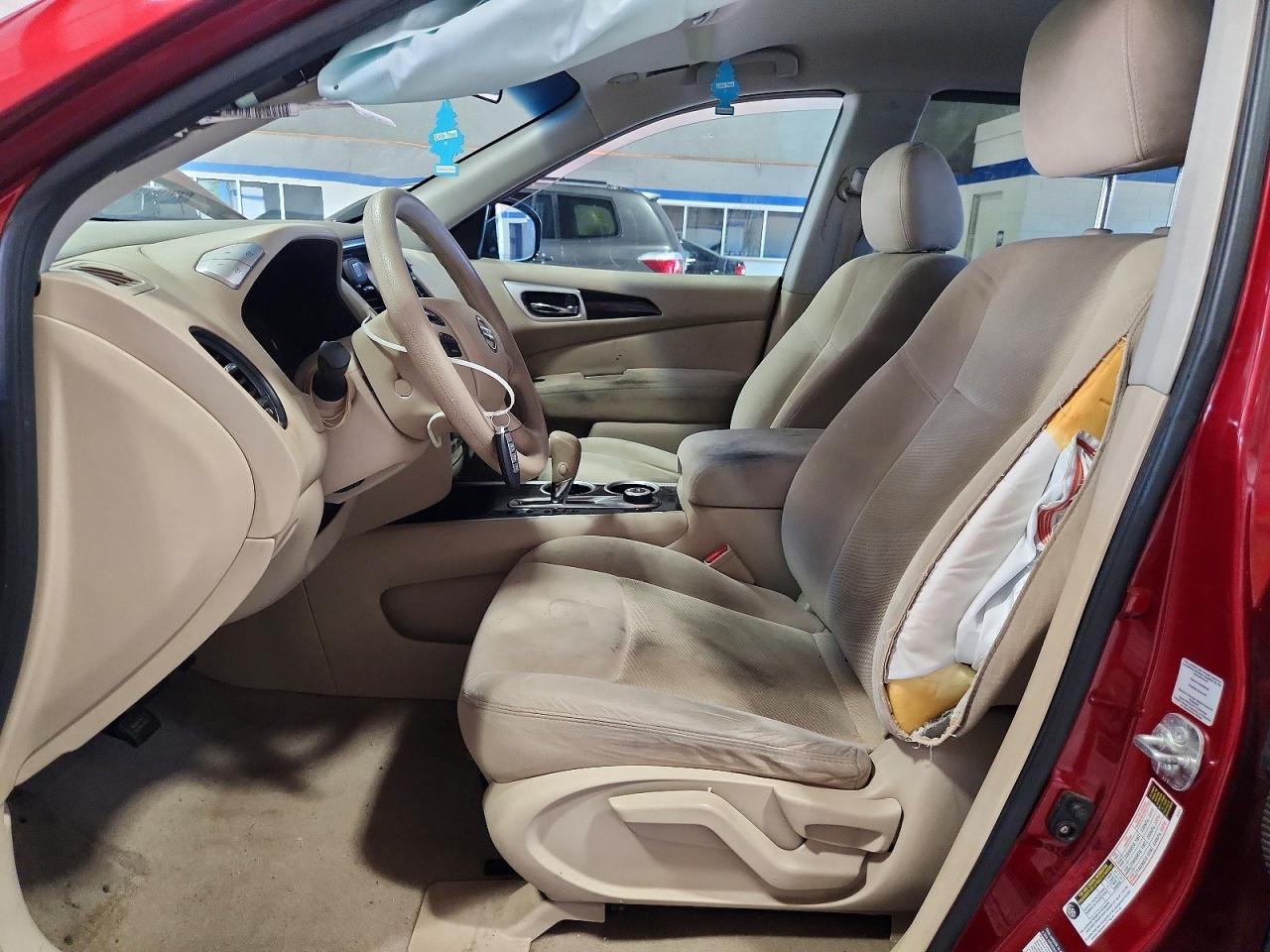 2014 Nissan Pathfinder S - Image 7