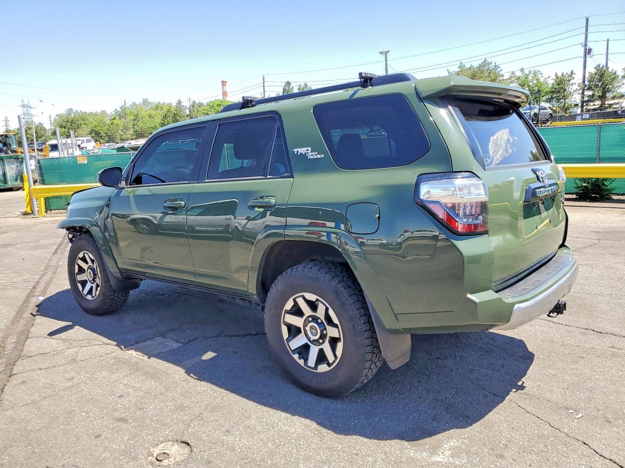 2022 Toyota 4Runner Trd Off-Road - Image 2