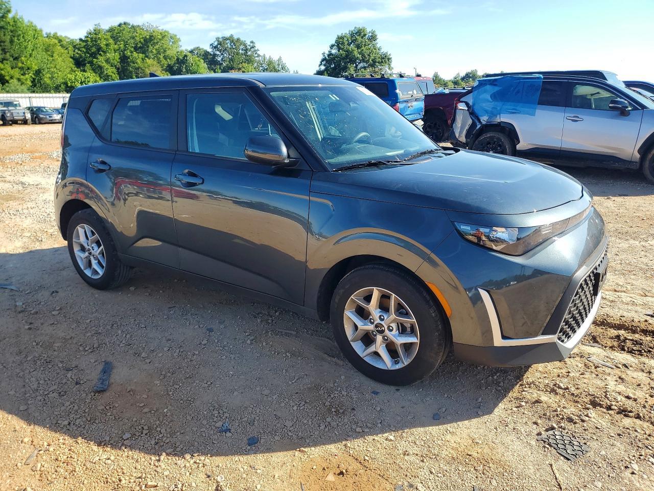 2025 Kia Soul Lx - Image 4