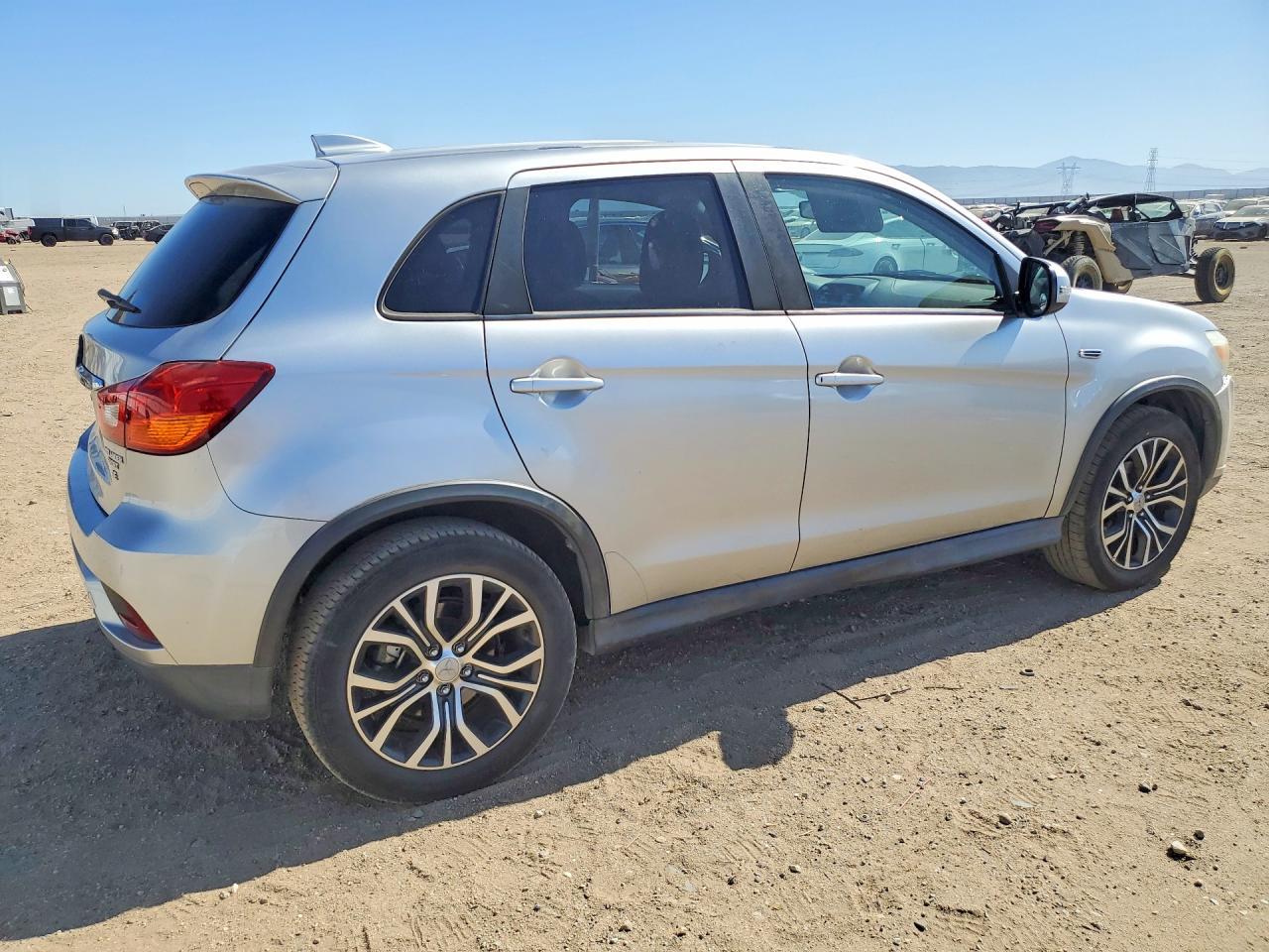 2018 Mitsubishi Outlander Sport Es - Фото 3