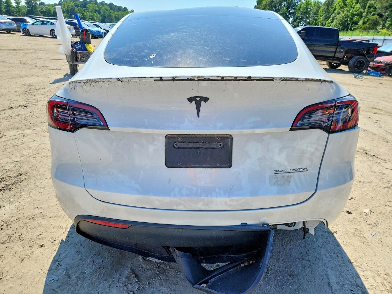 2023 Tesla Model Y - Фото 6
