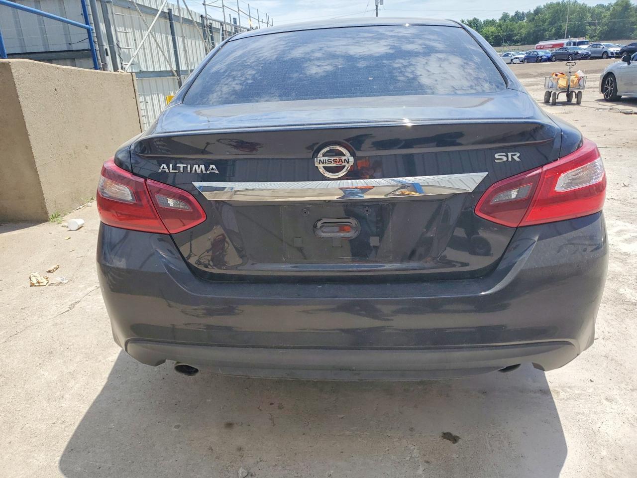 2017 Nissan Altama - Image 6