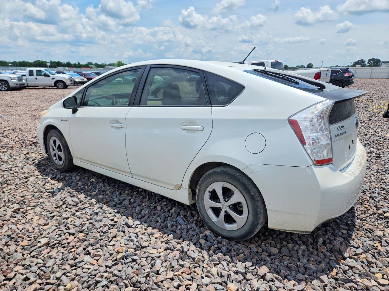 2013 Toyota Prius Two - Фото 2