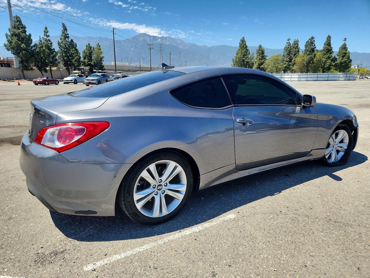 2012 Hyundai Genesis Coupe 2.0T - Фото 3