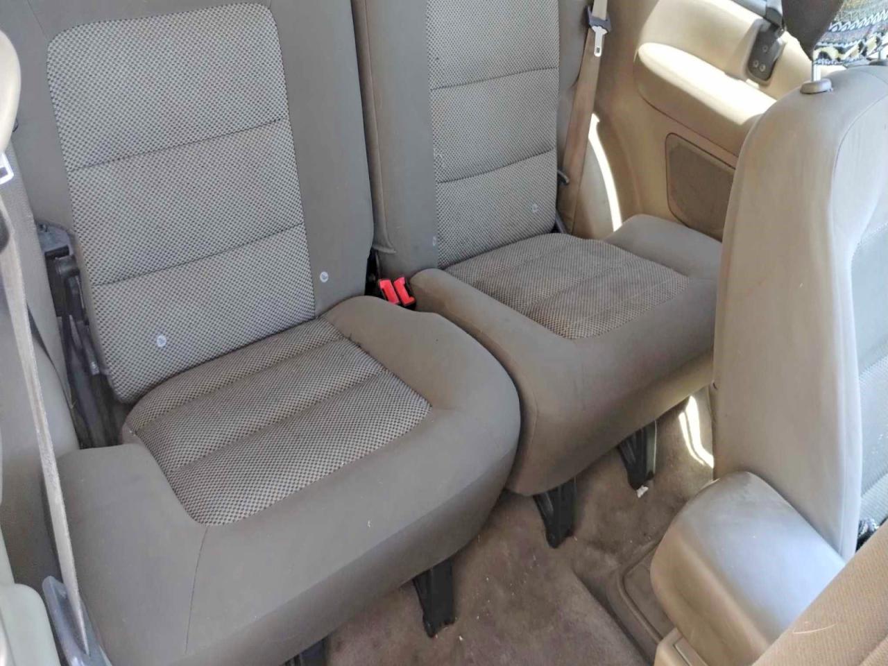 2003 Ford Explorer Sport - Image 6