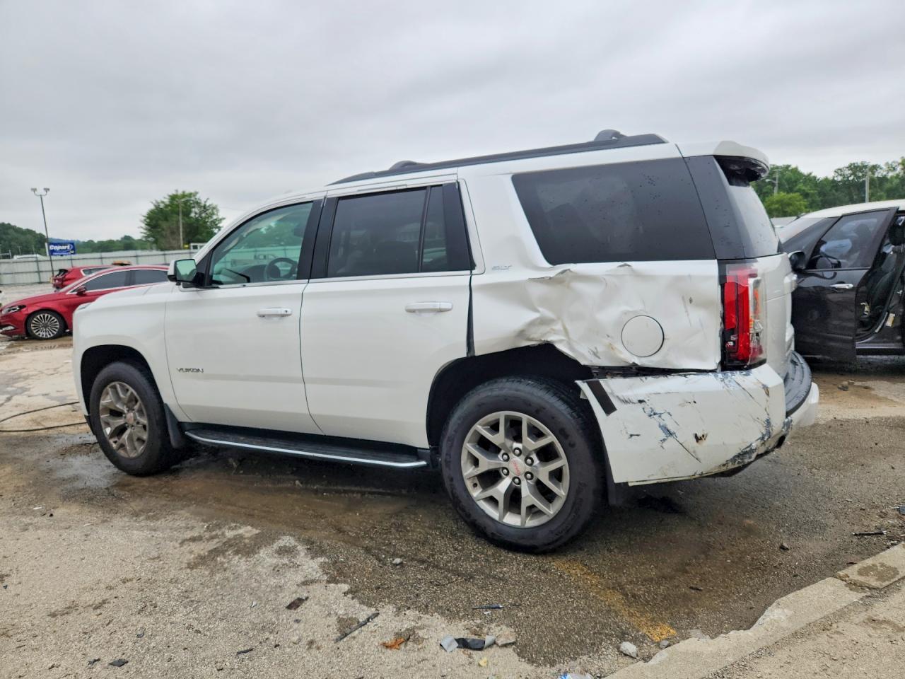2019 GMC Yukon Slt - Фото 2