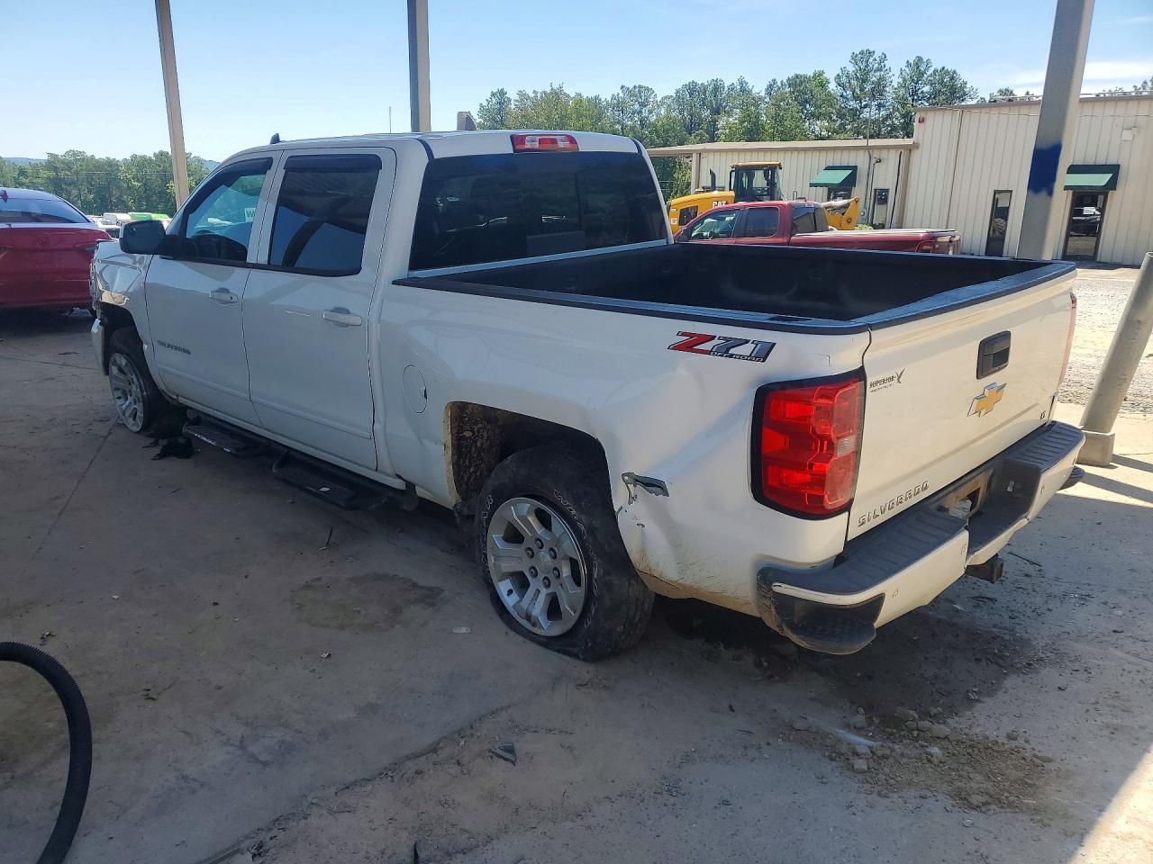 2018 Chevrolet Silverado K1500 Lt - Image 2